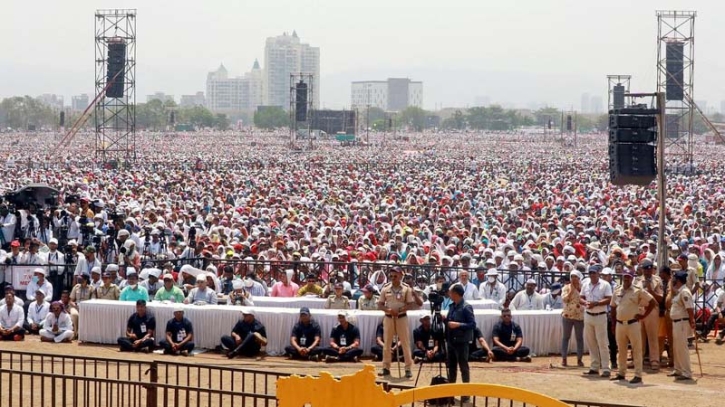 11 die of heatstroke at Indian award event