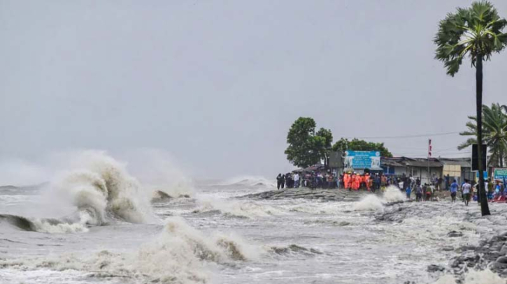 Over 1 million evacuated as Cyclone 'Remal' brings heavy rain to Bangladesh and India