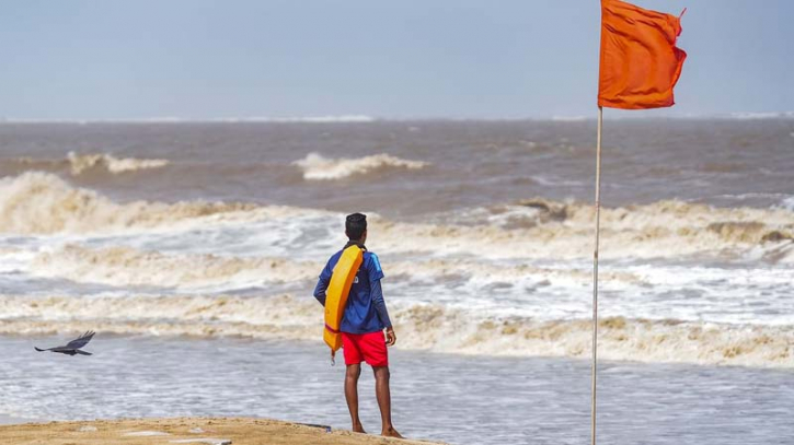 More than 150,000 evacuated as India, Pakistan brace for Cyclone Biparjoy