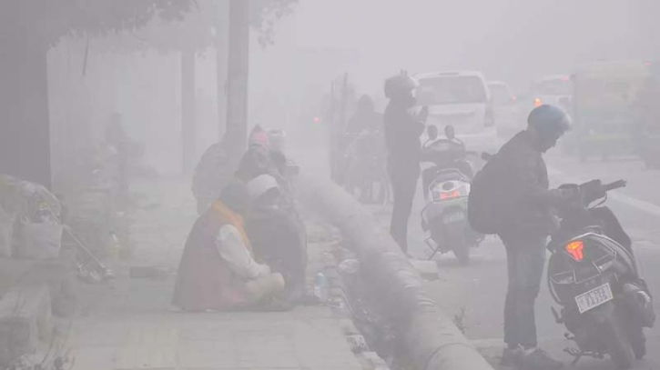 Cold wave and fog cause chaos in northern India