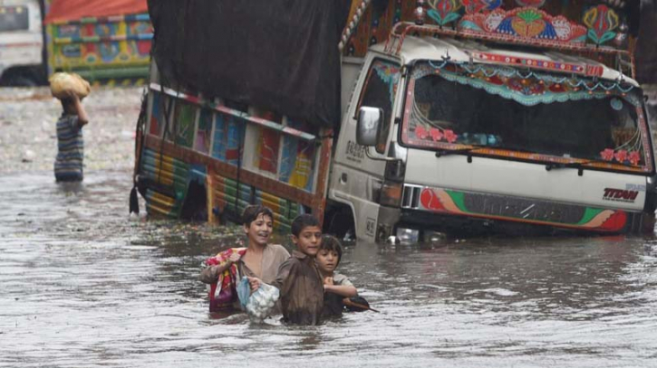 Heavy rains in Pakistan leave 29 dead