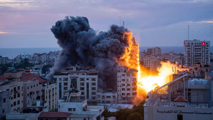 Israel and Hamas clash as nearly 600 lives lost