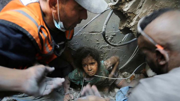 Israeli airstrikes on Gaza refugee camp killed more than 200 people