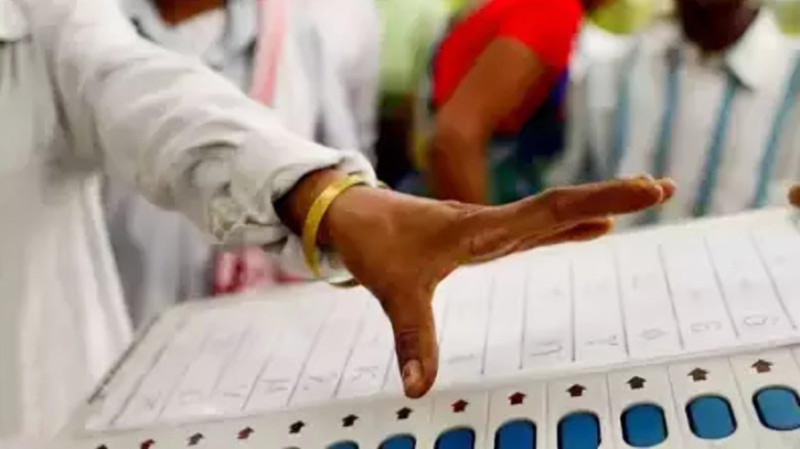 India's richest state of Maharashtra begins voting for provincial elections