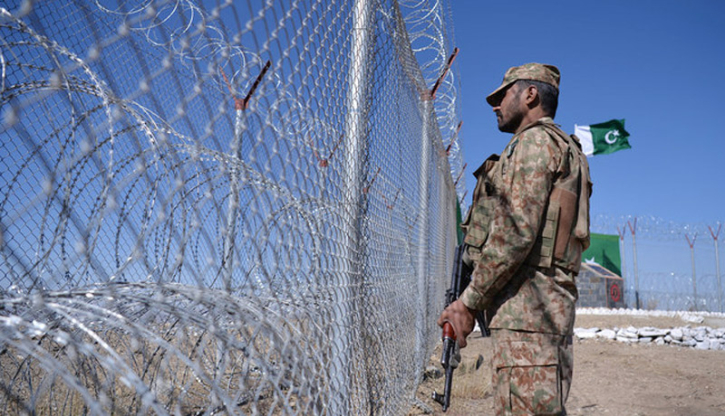 Pakistan confirms Taliban attack on border posts