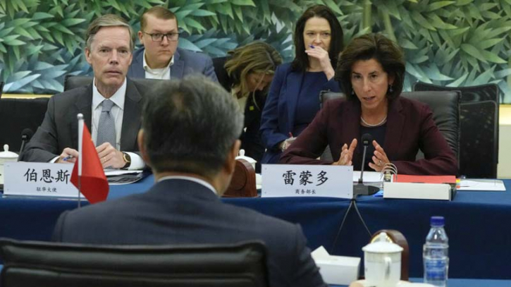 US commerce chief meets Chinese counterpart in Beijing