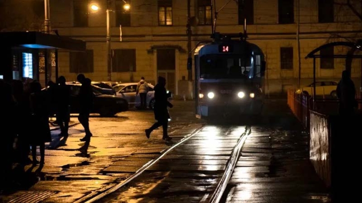 Ukrainians face blackouts after Russian missile attacks